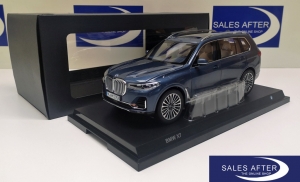 BMW Miniatur X7 G07 Arktikgrau metallic, 1:18